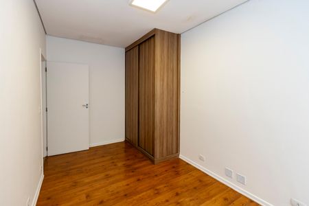 Casa à venda com 170m², 5 quartos e 4 vagas Casa à venda com 170m², 5 quartos e 4 vagasQuarto 1