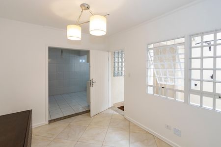 Casa à venda com 170m², 5 quartos e 4 vagas Casa à venda com 170m², 5 quartos e 4 vagasEdícula - Sala