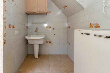 Casa à venda com 170m², 5 quartos e 4 vagas Casa à venda com 170m², 5 quartos e 4 vagasLavanderia