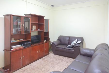 Casa à venda com 310m², 4 quartos e 4 vagas Casa à venda com 310m², 4 quartos e 4 vagasSala (Casa 2)