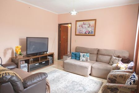 Casa à venda com 310m², 4 quartos e 4 vagas Casa à venda com 310m², 4 quartos e 4 vagasSala