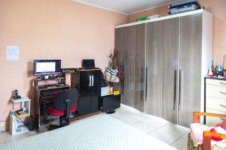 Casa à venda com 310m², 4 quartos e 4 vagas Casa à venda com 310m², 4 quartos e 4 vagasQuarto 1