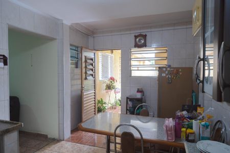 Casa à venda com 310m², 4 quartos e 4 vagas Casa à venda com 310m², 4 quartos e 4 vagasCozinha (Casa 2)