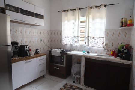 Casa à venda com 310m², 4 quartos e 4 vagas Casa à venda com 310m², 4 quartos e 4 vagasCozinha (Casa 3)