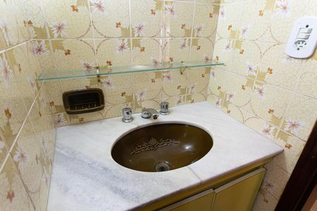 Casa à venda com 160m², 3 quartos e 1 vagaBanheiro 1