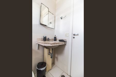Apartamento à venda com 74m², 2 quartos e 1 vaga Apartamento à venda com 74m², 2 quartos e 1 vagaBanheiro da Suíte