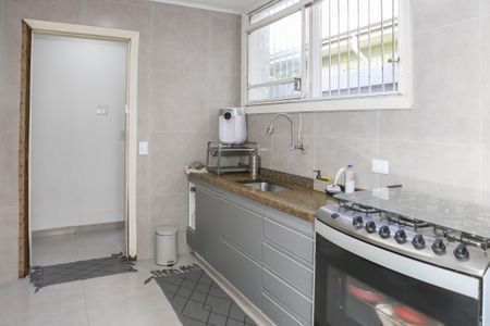 Casa à venda com 342m², 4 quartos e 8 vagas Casa à venda com 342m², 4 quartos e 8 vagasCozinha