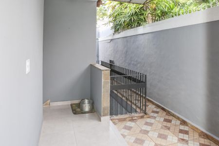 Casa à venda com 342m², 4 quartos e 8 vagas Casa à venda com 342m², 4 quartos e 8 vagasCorredor Externo