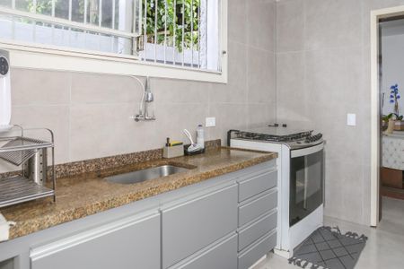 Casa à venda com 342m², 4 quartos e 8 vagas Casa à venda com 342m², 4 quartos e 8 vagasCozinha