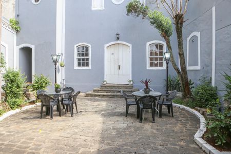 Casa à venda com 342m², 4 quartos e 8 vagas Casa à venda com 342m², 4 quartos e 8 vagasChurrasqueira