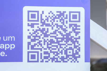 Casa à venda com 342m², 4 quartos e 8 vagas Casa à venda com 342m², 4 quartos e 8 vagasPlaquinha