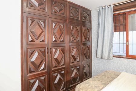 Casa à venda com 342m², 4 quartos e 8 vagas Casa à venda com 342m², 4 quartos e 8 vagasQuarto 2