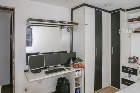 Casa à venda com 342m², 4 quartos e 8 vagas Casa à venda com 342m², 4 quartos e 8 vagasQuarto 1