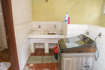 Casa à venda com 342m², 4 quartos e 8 vagas Casa à venda com 342m², 4 quartos e 8 vagasÁrea de Serviço