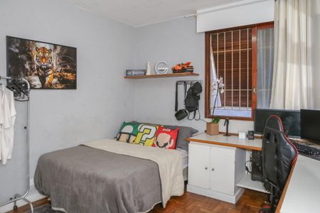 Casa à venda com 342m², 4 quartos e 8 vagas Casa à venda com 342m², 4 quartos e 8 vagasQuarto 3