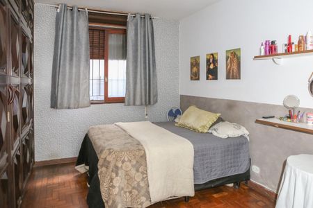 Casa à venda com 342m², 4 quartos e 8 vagas Casa à venda com 342m², 4 quartos e 8 vagasQuarto 2