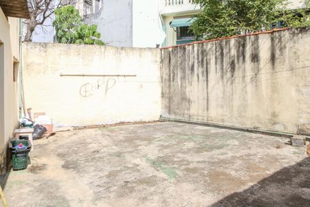 Casa à venda com 342m², 4 quartos e 8 vagas Casa à venda com 342m², 4 quartos e 8 vagasQuintal