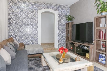 Casa à venda com 342m², 4 quartos e 8 vagas Casa à venda com 342m², 4 quartos e 8 vagasSala