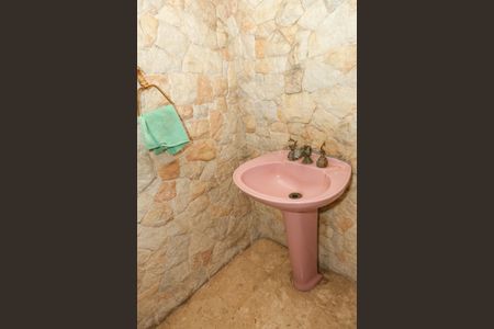 Casa à venda com 342m², 4 quartos e 8 vagas Casa à venda com 342m², 4 quartos e 8 vagasLavabo