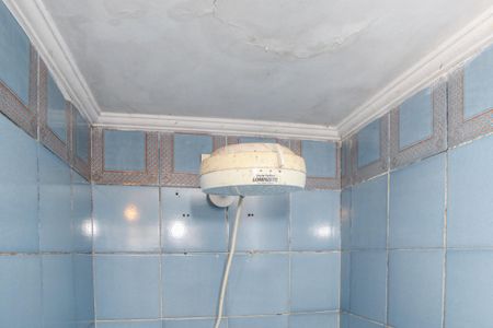 Casa à venda com 342m², 4 quartos e 8 vagas Casa à venda com 342m², 4 quartos e 8 vagasBanheiro da Suíte