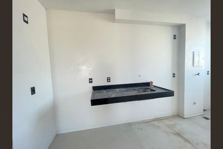 Cozinha de apartamento à venda com 2 quartos, 58m² em Nova Suíça, Belo Horizonte