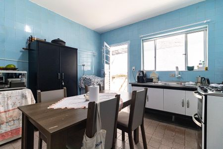 Casa à venda com 150m², 5 quartos e 2 vagas Casa à venda com 150m², 5 quartos e 2 vagasCozinha