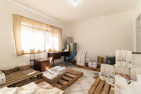 Casa à venda com 150m², 5 quartos e 2 vagas Casa à venda com 150m², 5 quartos e 2 vagasSuíte