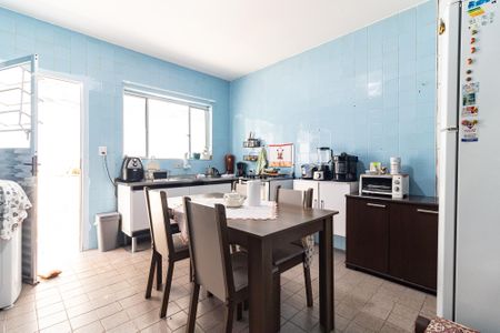 Casa à venda com 150m², 5 quartos e 2 vagas Casa à venda com 150m², 5 quartos e 2 vagasCozinha