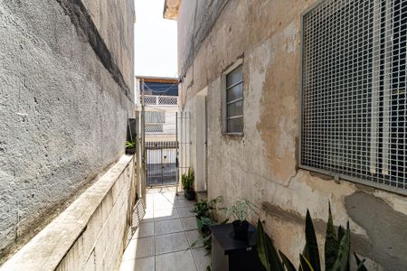 Casa à venda com 150m², 5 quartos e 2 vagas Casa à venda com 150m², 5 quartos e 2 vagasCorredor Lateral