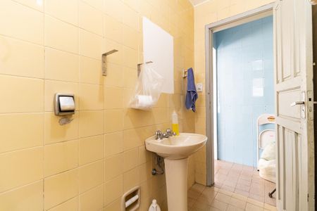 Casa à venda com 150m², 5 quartos e 2 vagas Casa à venda com 150m², 5 quartos e 2 vagasBanheiro da Suíte