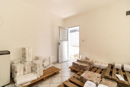 Casa à venda com 150m², 5 quartos e 2 vagas Casa à venda com 150m², 5 quartos e 2 vagasSuíte