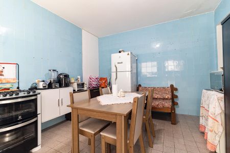 Casa à venda com 150m², 5 quartos e 2 vagas Casa à venda com 150m², 5 quartos e 2 vagasCozinha