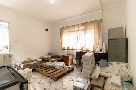 Casa à venda com 150m², 5 quartos e 2 vagas Casa à venda com 150m², 5 quartos e 2 vagasSuíte