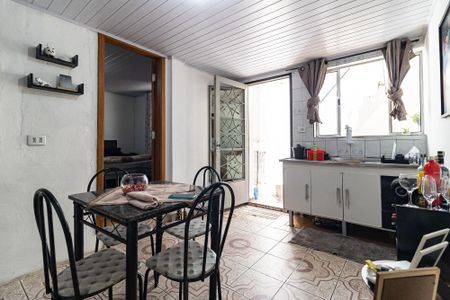 Casa à venda com 150m², 5 quartos e 2 vagas Casa à venda com 150m², 5 quartos e 2 vagasCozinha 3