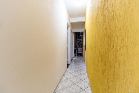 Casa à venda com 150m², 5 quartos e 2 vagas Casa à venda com 150m², 5 quartos e 2 vagasCorredor