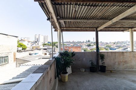 Casa à venda com 150m², 5 quartos e 2 vagas Casa à venda com 150m², 5 quartos e 2 vagasTerraço