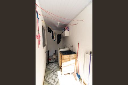 Casa à venda com 150m², 5 quartos e 2 vagas Casa à venda com 150m², 5 quartos e 2 vagasLavanderia 2