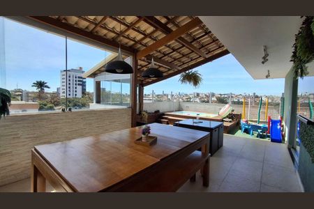 Apartamento à venda com 182m², 3 quartos e 3 vagas