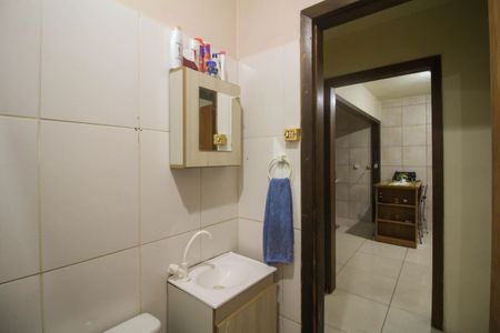 Casa à venda com 128m², 3 quartos e 1 vaga Casa à venda com 128m², 3 quartos e 1 vagaBanheiro