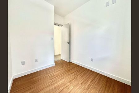 Apartamento à venda com 70m², 3 quartos e 1 vagaQuarto 2
