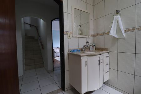 Casa à venda com 200m², 4 quartos e 3 vagasBanheiro 2