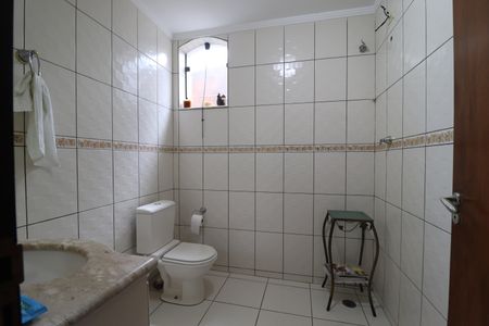 Casa à venda com 200m², 4 quartos e 3 vagasBanheiro 2