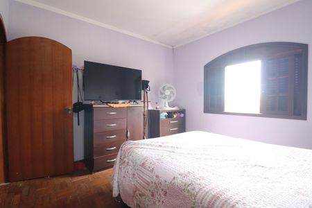 Casa à venda com 200m², 4 quartos e 3 vagasQuarto 2