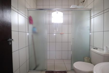 Casa à venda com 200m², 4 quartos e 3 vagasBanheiro 1