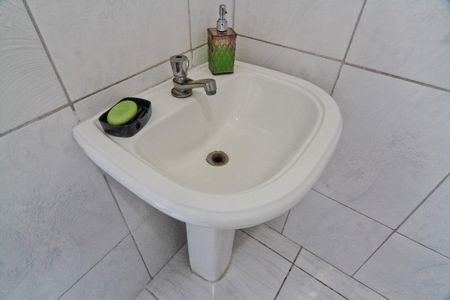 Casa à venda com 336m², 4 quartos e 3 vagasCasa 2 - banheiro