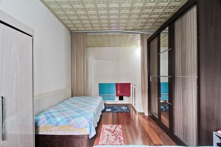 Casa à venda com 336m², 4 quartos e 3 vagasCasa 2 - quarto 2