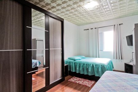 Casa à venda com 336m², 4 quartos e 3 vagasCasa 2 - quarto 2