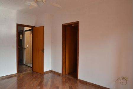 Casa à venda com 236m², 3 quartos e 6 vagasQuarto Suíte