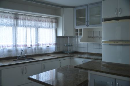 Casa à venda com 236m², 3 quartos e 6 vagasCozinha