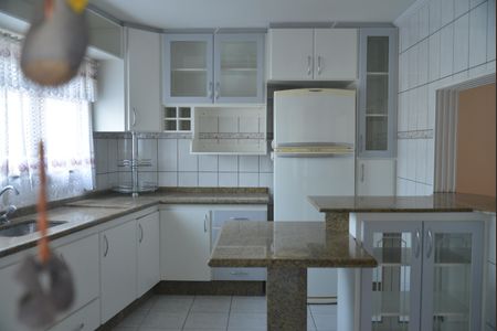 Casa à venda com 236m², 3 quartos e 6 vagasCozinha